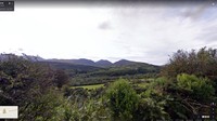 Setiap anak Ned Stark, punya peliharaan Direwolves, yang juga jadi lambang panji Winterfell. Lokasi hutan dimana Ned Stark menemukan Direwolves ada di Tollymore Forest Park di Pegunungan Mourne, Irlandia Utara (dok Google Street View)