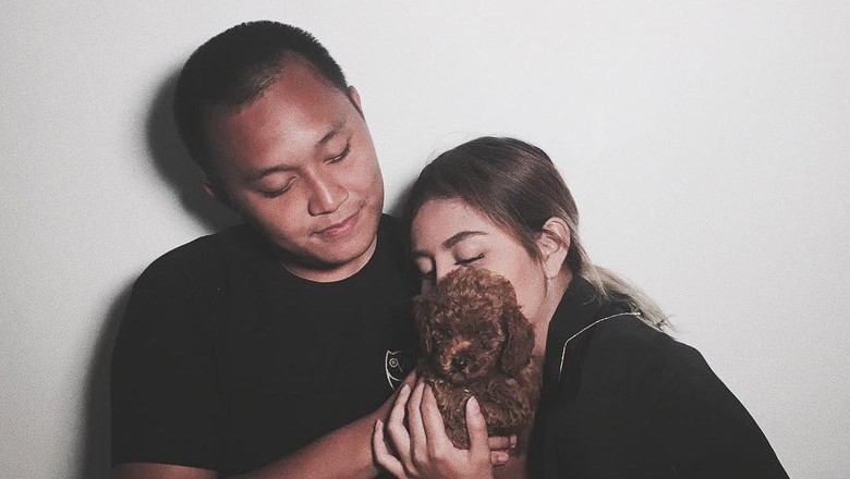 Oka Mahendra Meninggal, Awkarin: Karin Hancur Banget, Ka! Oka Mahendra Meninggal, Awkarin: Karin Hancur Banget, Ka!