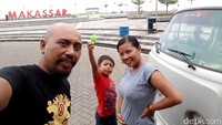 Selama perjalanan menggunakan VW Kombi, Wayan bersama anak istrinya, tidak lupa bersilaturahmi dengan komunitas penggemar VW di tiap daerah yang dikunjunginya. Wayan berkenalan dengan anggota komunitas VW lewat media sosial dan bertukar nomor telepon sesama pemilik VW. encananya, setelah berkeliling di sekitar Labuan Bajo, Nusa Tenggara Timur, Wayan akan mengantar putranya, Putu, kembali ke Bali untuk kembali bersekolah. Setelah itu, Wayan berencana melanjutkan touring ke Papua. (Foto dok pribadi)