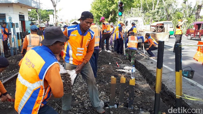Giliran Perlintasan Kereta Api di Kertomenanggal akan Ditutup