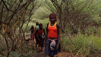 Tradisi perempuan yang disunat dilakukan oleh penduduk Pokot, yang bermukin di 80 Km dari Kota Marigat (Siegfried Modola/REUTERS)