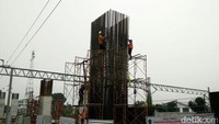 Proses pembangunan juga membutuhkan waktu operasional lebih panjang bahkan hingga 24 jam.