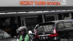 Foto: Dibubarkan, HTI Tutup Kantor