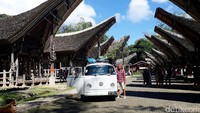Demi mengenali kekayaan ragam budaya Indonesia, I Wayan Artana (37), penggila Volkswagen (VW) klasik asal Peliatan, Kab. Gianyar, Bali, terobsesi berkeliling Indonesia menggunakan VW tipe Kombinationskraftwagen (Kombi) keluaran tahun 1973. (Foto dok pribadi)