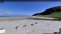 Terakhir, ada Pantai Downhill Strand di Irlandia Utara yang jadi lokasi syuting Games of Thrones. Inilah pantai yang menggambarkan Dragonstone Beach, tempat dimana Melisandre penyihir wanita jahat yang berada di kubu Stannis Baratheon (dok Google Street View)