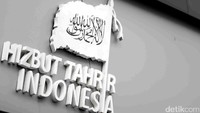 Logo Hizbut Tahrir Indonesia (HTI) terpampang di kantor DPP yang berlokasi di ruko perkantoran Crown Palace Tebet.