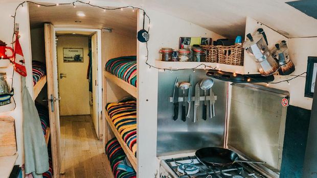  Salah satu sudut di The Nomads Bus (The Nomads Bus)