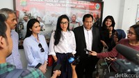 Menurutnya tak ada satu orangpun dari rekan artisnya yang ditangkap tak ada yang mengedarkan narkoba.