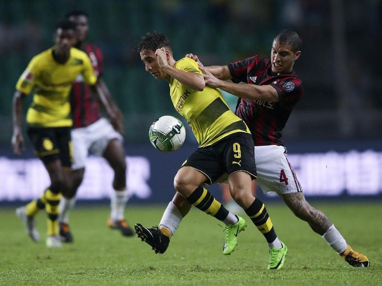 Duel Milan vs Dortmund di China