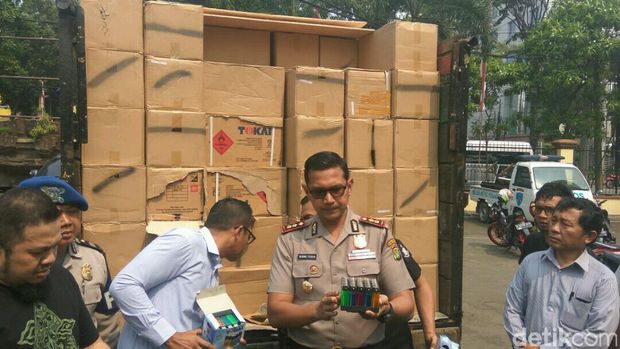  Rilis pengungkapan kasus korek gas palsu di Mapolsek Penjaringan, Jakut, Rabu (19/7/2017)