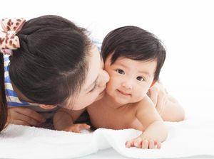 Ciuman Mematikan: Ketika Bayi Meninggal Kena Virus dari Sariawan