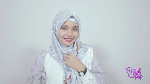 Tutorial hijab printed scarf. 