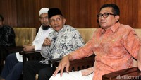Selain itu, Pansus mempunyai agenda rapat dengan Wakapolri Komjen Syafruddin dan jajaran sore ini. Amien lalu mengalah.