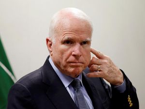 Doakan Kesembuhan, Obama Sebut John McCain Pahlawan Amerika