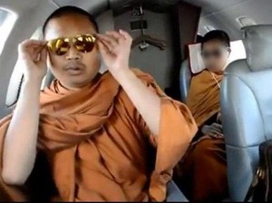 Diadili, Biksu Kontroversial Thailand Terjerat Banyak Skandal