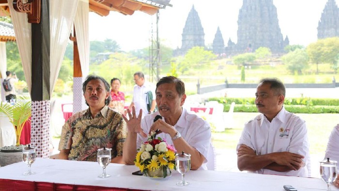 Menko Luhut: Kunjungan 20 juta Wisatawan Bukan Hal yang Mustahil