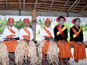 Berkunjung ke Desa Budaya Sasadu di Halmahera Barat
