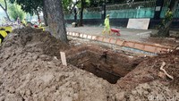 Saluran air di kawasan tersebut juga diperbaiki.