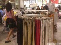 Stradivarius Diskon Hingga 50%, Dress Mulai dari Rp 170 Ribu