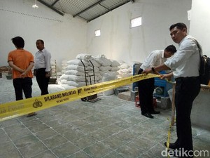 Satgas Pangan Gerebek Pabrik Tepung Oplosan Tak Berizin