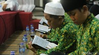 Pengajian berlangsung khidmat.