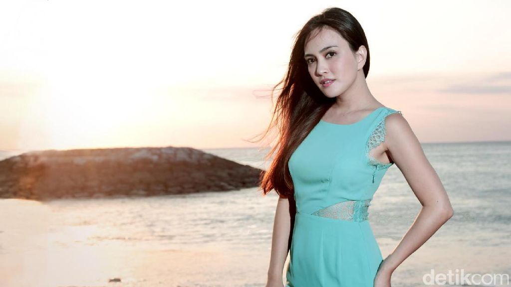 Cinta dan Ciuman Pertama di Masa Remaja Shandy Aulia