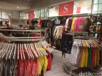 Stradivarius Diskon Hingga 50%, Dress Mulai dari Rp 170 Ribu
