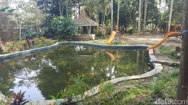 Taman Buah dan Burung Jeru di Malang/