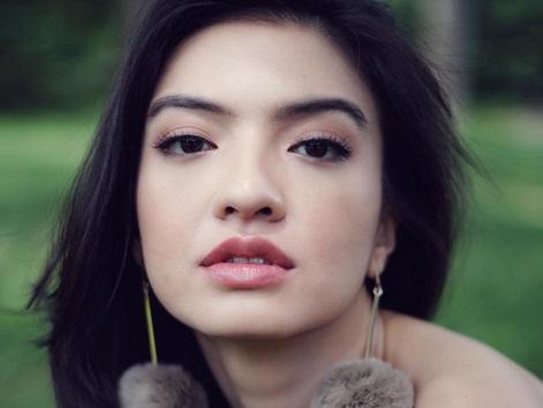 Hanya Bersahabat, Raline Shah Tak Tahu Bisnis Lain Seungri Hanya Bersahabat, Raline Shah Tak Tahu Bisnis Lain Seungri