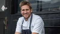 Curtis Stone adalah chef di Maude, Beverly Hills. Celebrity chef Australia ini sering muncul di televisi. Foto makanan banyak ia unggah dalam akun Instagram @curtisstone.