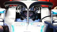 Sistem perlindungan seperti ini pertama diperkenalkan FIA pada 2016 lalu, yang ketika itu langsung mengundang pro-kontra. (Foto: Mark Thompson/Getty Images)