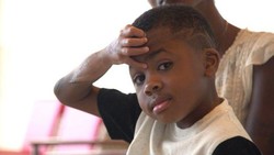 Zion Harvey (10) kehilangan kedua tangannya waktu masih berusia dua tahun. Lewat proses cangkok langka ia pun kini memiliki tangan baru dengan respons baik.