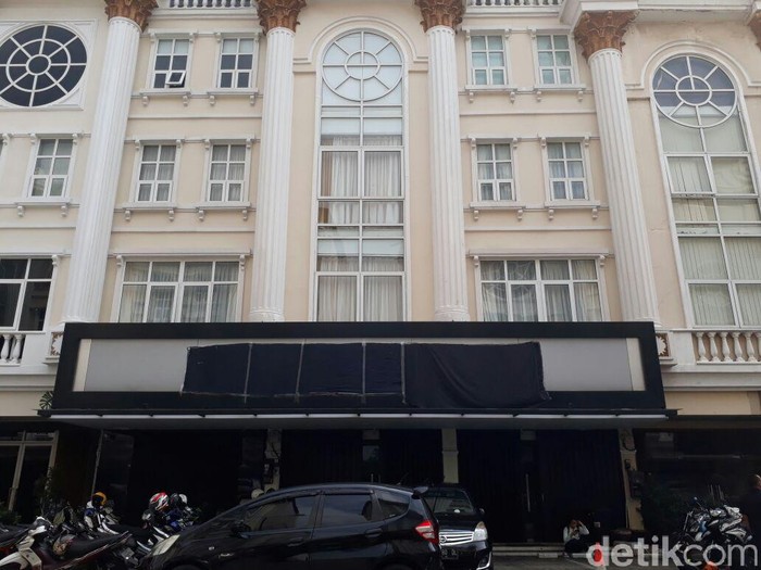 Dibubarkan Pemerintah, Papan Nama di Kantor DPP HTI Ditutup