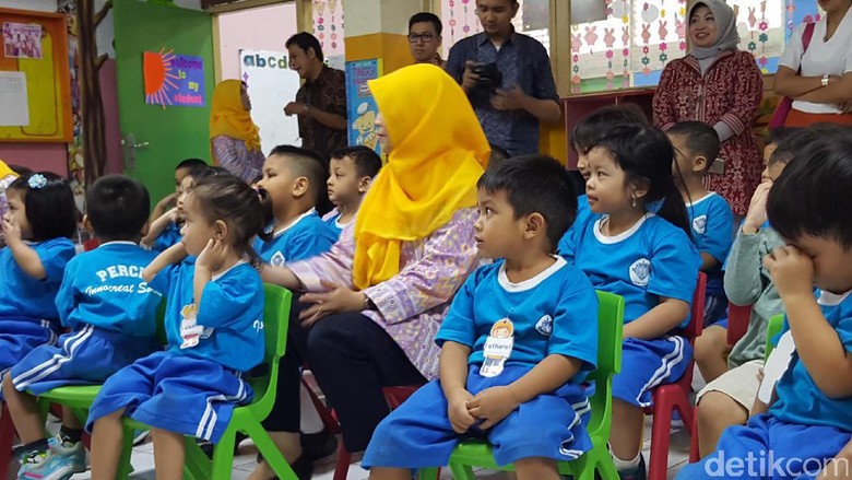 Anak-anak Boleh Kenal Doraemon, Tapi Jangan Lupa Malin Kundang