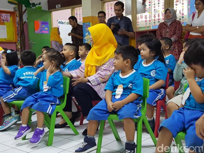 Anak-anak Boleh Kenal Doraemon, Tapi Jangan Lupa Malin Kundang