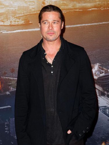 Di Hollywood, Belum Jadi Selebriti Pria Kalau Belum Pakai Kaos Model Ini