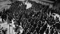 Pada tahun 1940 para tentara yang berhasil dievakuasi dari Dunkirk sebelum tiba di Inggris. Topical Press Agency/Getty Images/detikFoto.