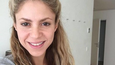 15 Foto Selebriti Tanpa Makeup Ini Buktikan Mereka Sama dengan Kita