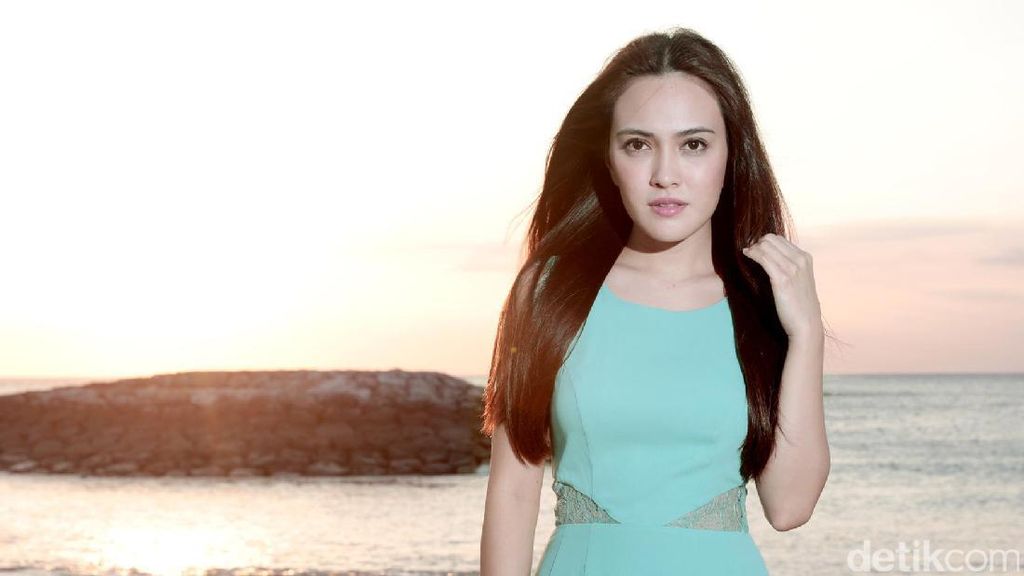 Incomplete: Catatan Konflik Hati Kehidupan Shandy Aulia