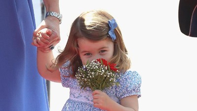 Siapa yang Mau Menemani Putri Charlotte Bermain?