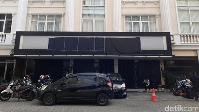 Foto: Dibubarkan, HTI Tutup Kantor