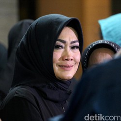 8 Tahun Terbengkalai, Ibunda Julia Perez Terharu Raffi Ahmad Gercep Bantu