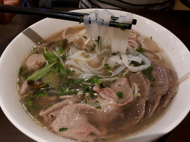 Keracunan di Resto Vietnam hingga Kolektor Minuman Soda