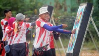 Tak hanya nomor compund yang pindah ke Surabaya, tapi juga para atlet di nomor recurve. (Tomi for detikSport)