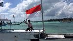 Bendera Setengah Tiang di Kapal Nelayan Masalembu