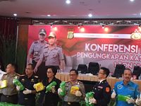 Pakai Rompi Bea Cukai, Sri Mulyani Saksikan Sabu 1 Ton