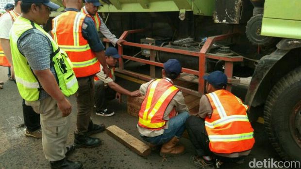 Koridor 13 TransJakarta Ciledug-Tendean Jalani Uji Beban