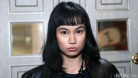 Aktris berusia 19 tahun itu memiliki wajah ayu yang membuat pria jatuh hati. Pool/Palevi S/detikFoto.