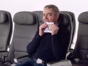 Kocak! Begini Tingkah Mr Bean di Video Keselamatan Pesawat