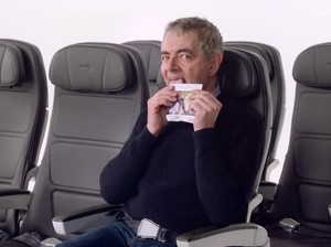 Kocak! Begini Tingkah Mr Bean di Video Keselamatan Pesawat